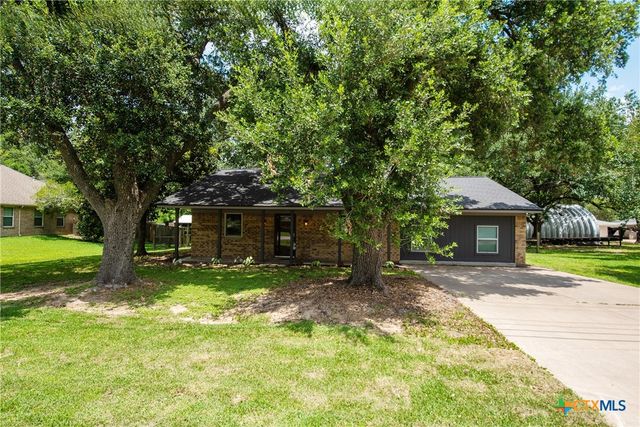 504 Walnut Street, Waller, TX 77484