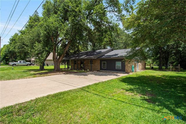 504 Walnut Street, Waller, TX 77484