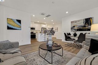 5885 Cadence Ave, Dublin, CA 94568