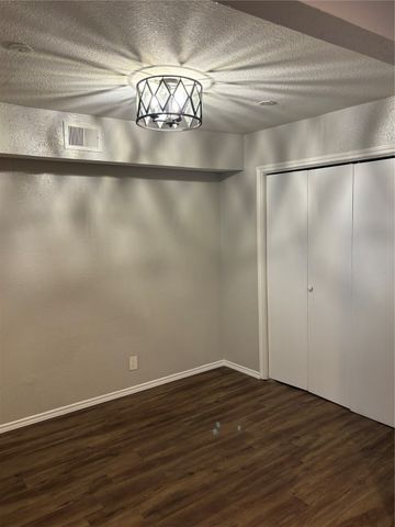 6028 Stoneybrook Drive, Fort Worth, TX 76112