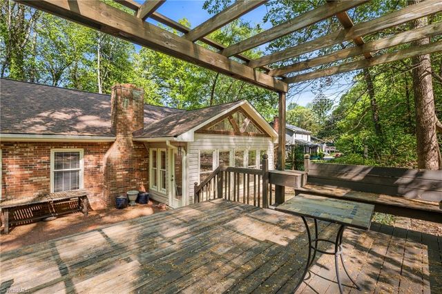 457 Valleymeade Drive, Kernersville, NC 27284