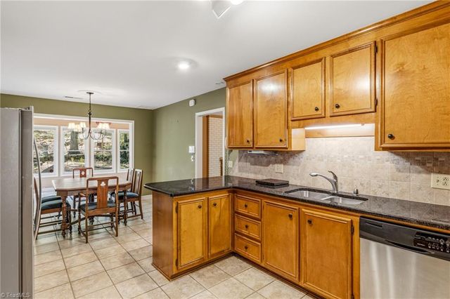 457 Valleymeade Drive, Kernersville, NC 27284