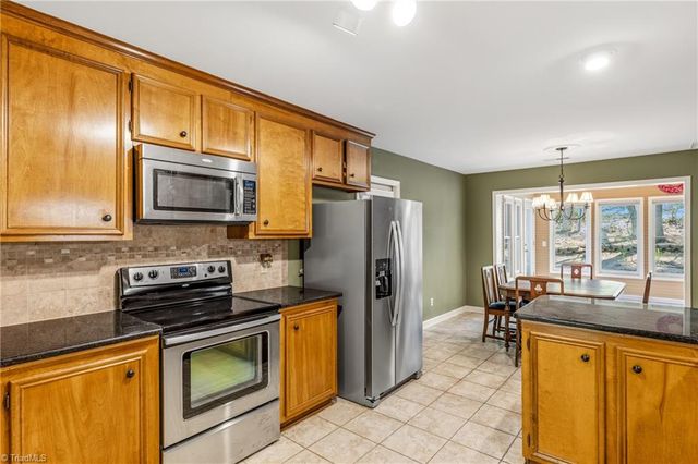 457 Valleymeade Drive, Kernersville, NC 27284