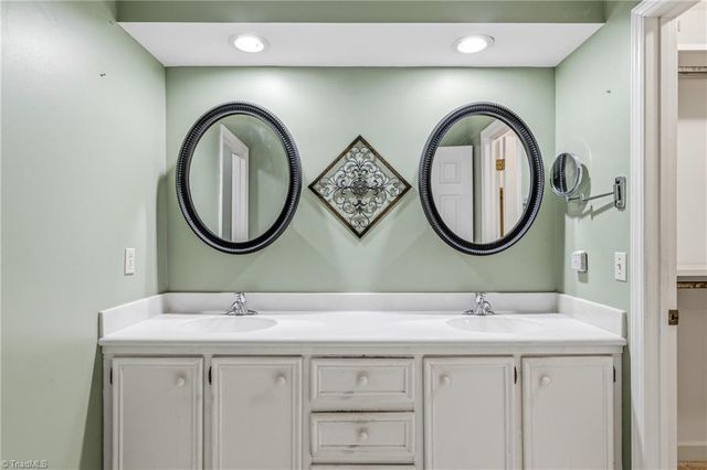 457 Valleymeade Drive, Kernersville, NC 27284