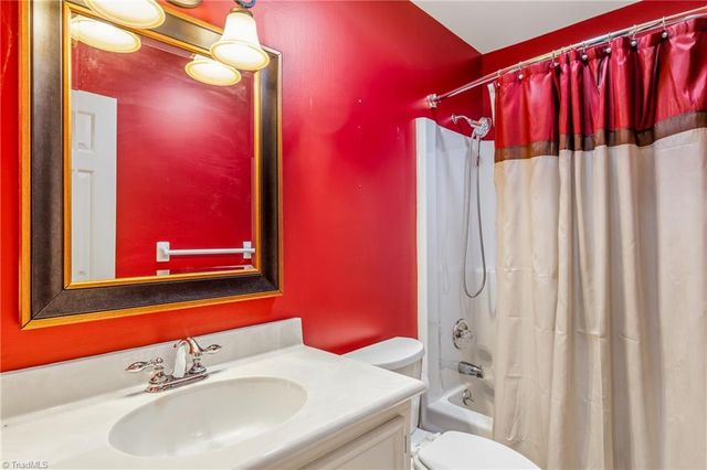 457 Valleymeade Drive, Kernersville, NC 27284