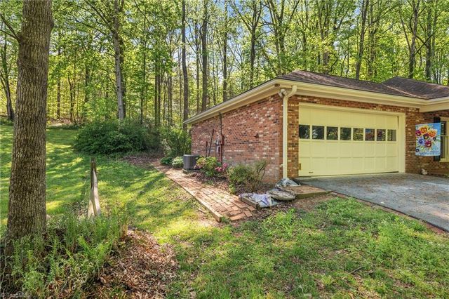 457 Valleymeade Drive, Kernersville, NC 27284