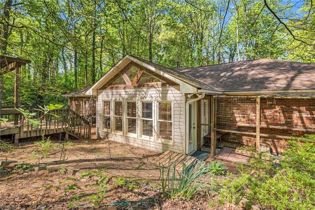 457 Valleymeade Drive, Kernersville, NC 27284