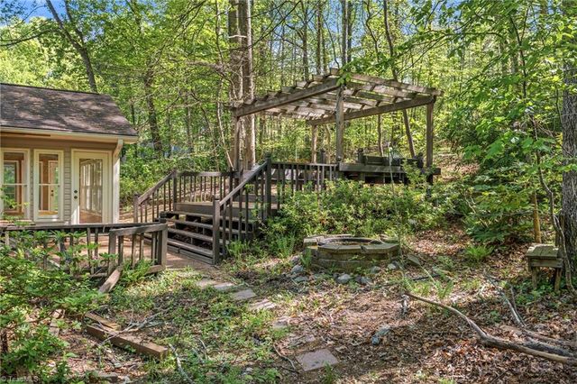 457 Valleymeade Drive, Kernersville, NC 27284