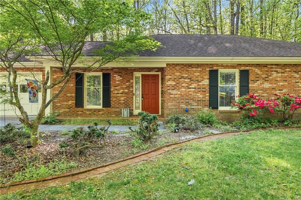457 Valleymeade Drive, Kernersville, NC 27284