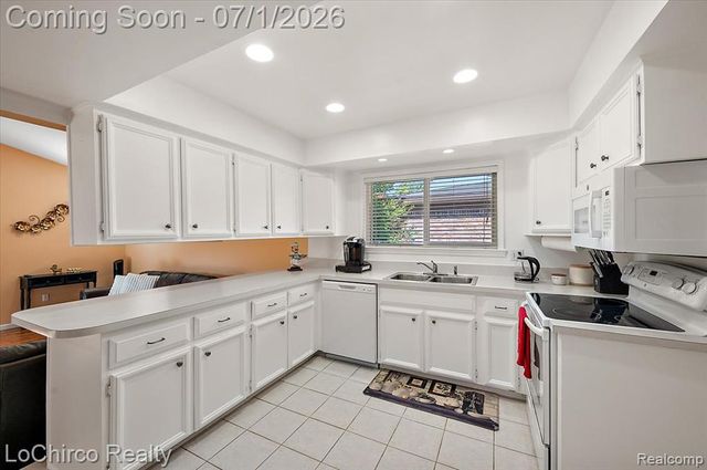 2619 Nadine Drive, Sterling Heights, MI 48310
