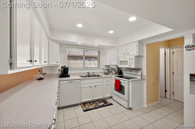 2619 Nadine Drive, Sterling Heights, MI 48310
