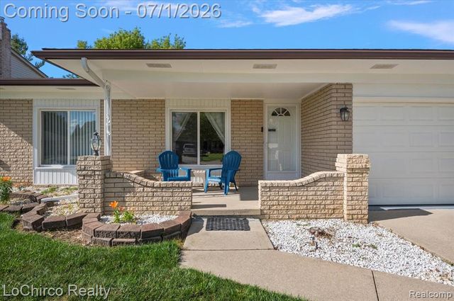 2619 Nadine Drive, Sterling Heights, MI 48310