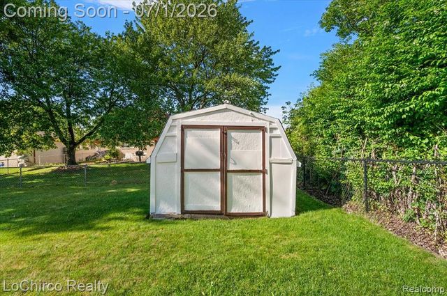 2619 Nadine Drive, Sterling Heights, MI 48310