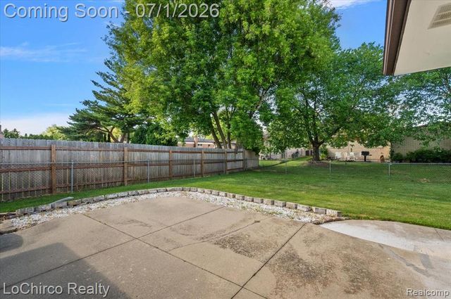 2619 Nadine Drive, Sterling Heights, MI 48310