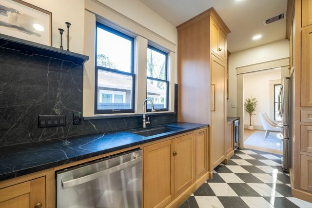 1109 Rutland Street, Houston, TX 77008