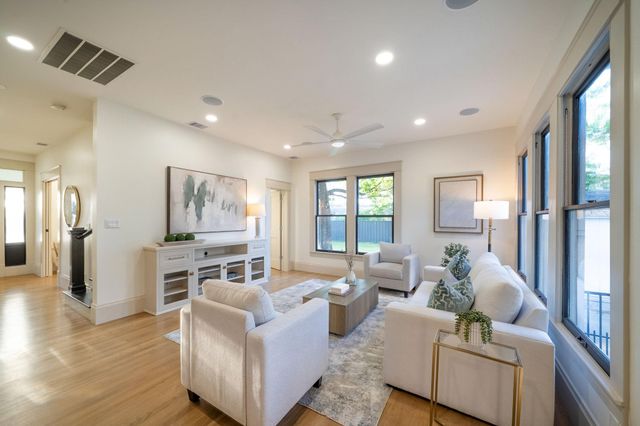 1109 Rutland Street, Houston, TX 77008