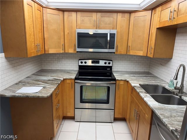 12481 McGregor BLVD 1, Fort Myers, FL 33919