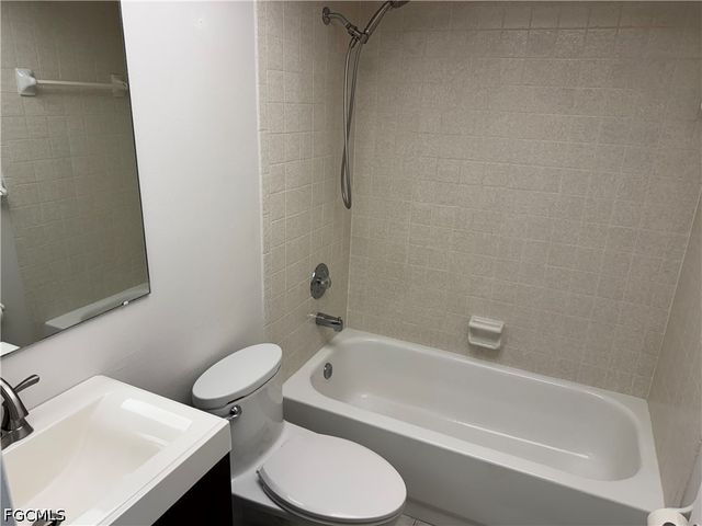 12481 McGregor BLVD 1, Fort Myers, FL 33919
