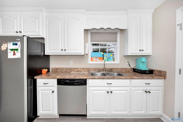 25073 Thach Road, Athens, AL 35613