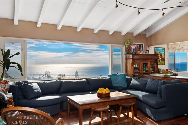 2 N Vista De La Luna, Laguna Beach, CA 92651