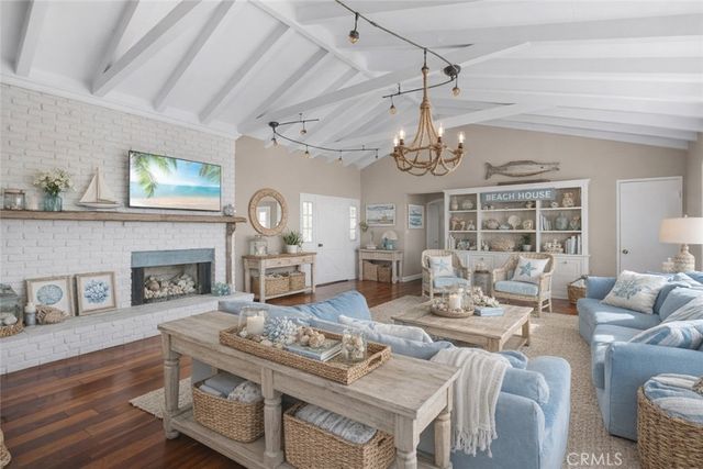 2 N Vista De La Luna, Laguna Beach, CA 92651