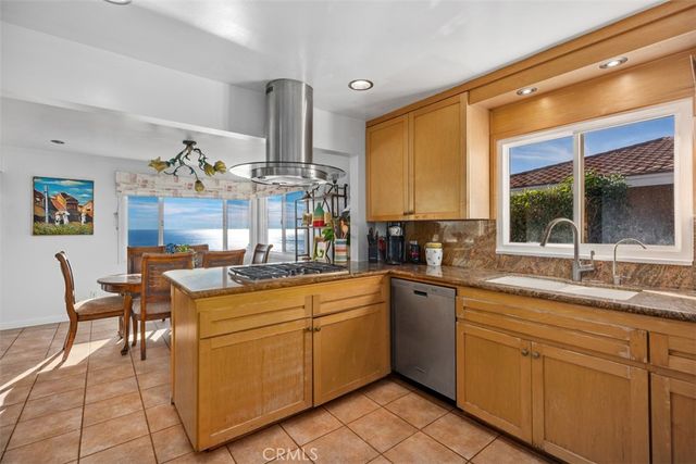 2 N Vista De La Luna, Laguna Beach, CA 92651