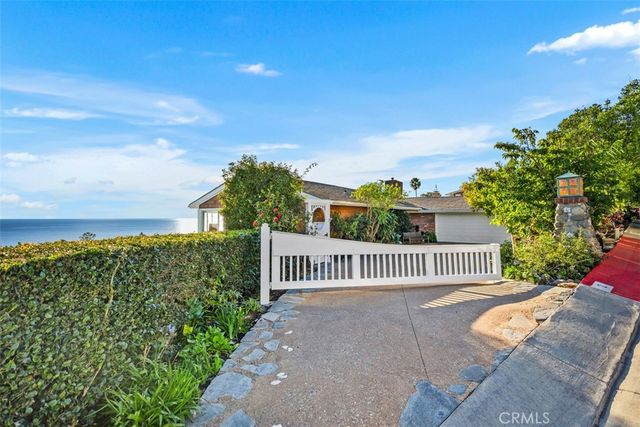 2 N Vista De La Luna, Laguna Beach, CA 92651