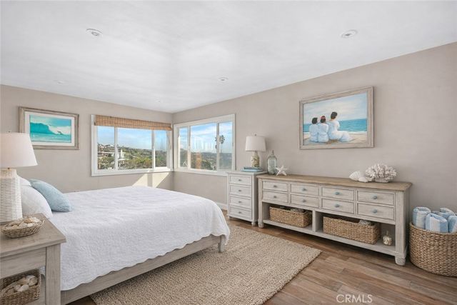2 N Vista De La Luna, Laguna Beach, CA 92651