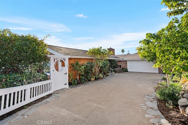 2 N Vista De La Luna, Laguna Beach, CA 92651