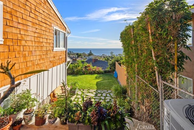 2 N Vista De La Luna, Laguna Beach, CA 92651