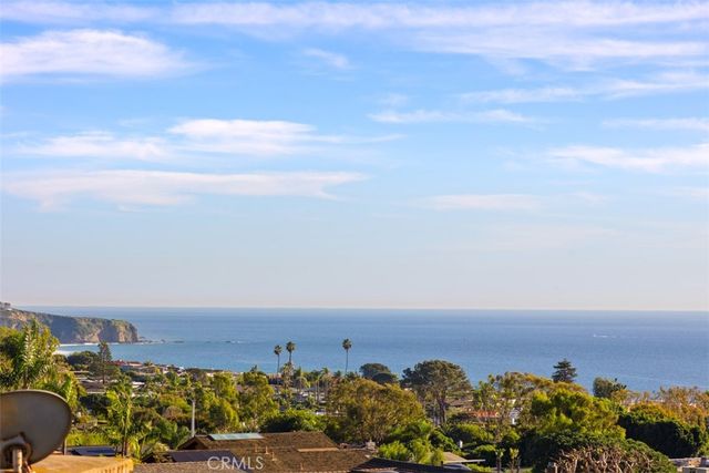 2 N Vista De La Luna, Laguna Beach, CA 92651