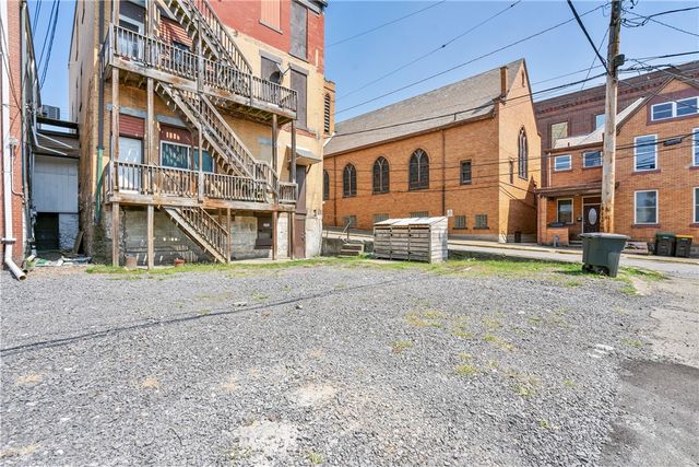 751 Chartiers Ave, Mckees Rocks, PA 15136