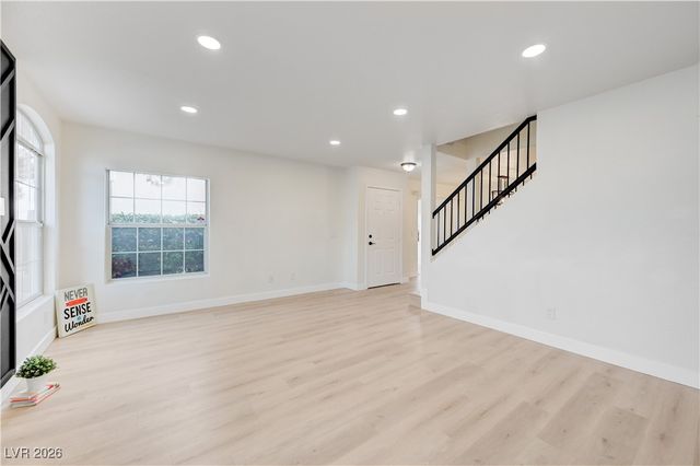 8457 Blazing Sun Avenue, Las Vegas, NV 89129