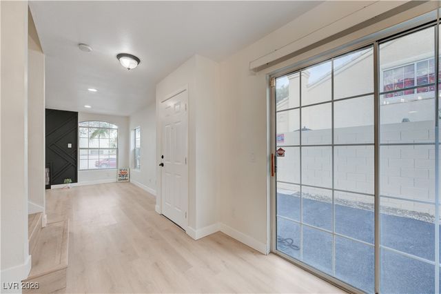 8457 Blazing Sun Avenue, Las Vegas, NV 89129