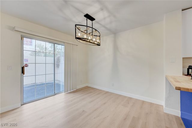 8457 Blazing Sun Avenue, Las Vegas, NV 89129