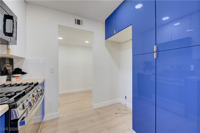 8457 Blazing Sun Avenue, Las Vegas, NV 89129