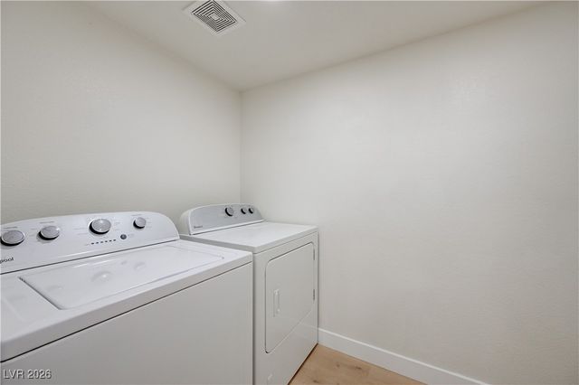 8457 Blazing Sun Avenue, Las Vegas, NV 89129