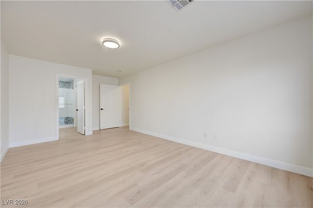 8457 Blazing Sun Avenue, Las Vegas, NV 89129