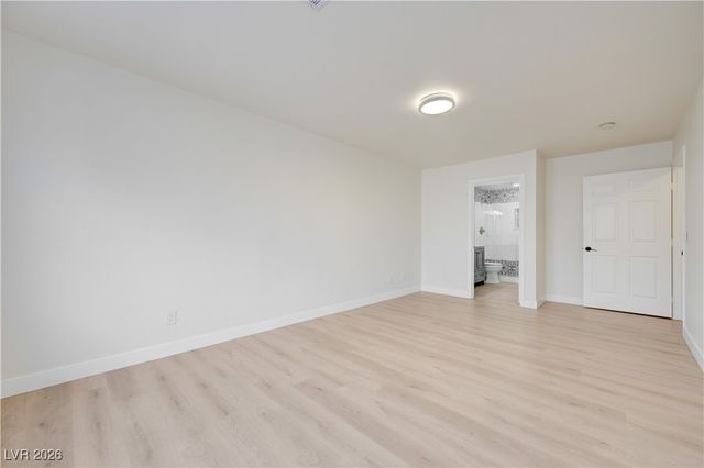 8457 Blazing Sun Avenue, Las Vegas, NV 89129