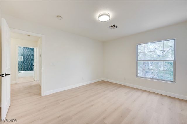 8457 Blazing Sun Avenue, Las Vegas, NV 89129