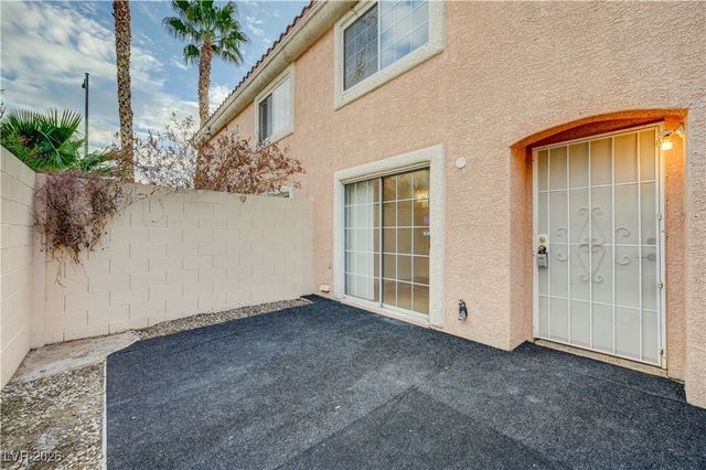 8457 Blazing Sun Avenue, Las Vegas, NV 89129