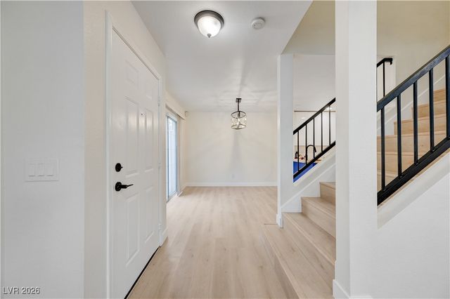 8457 Blazing Sun Avenue, Las Vegas, NV 89129