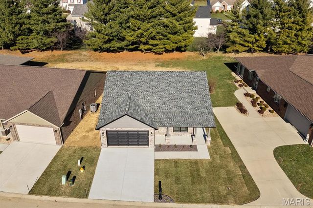 1835 Carrington Way, Swansea, IL 62226