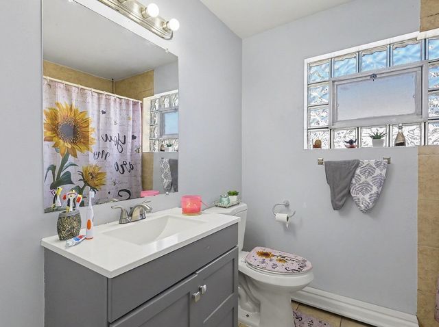 2523 Grunewald Street, Blue Island, IL 60406