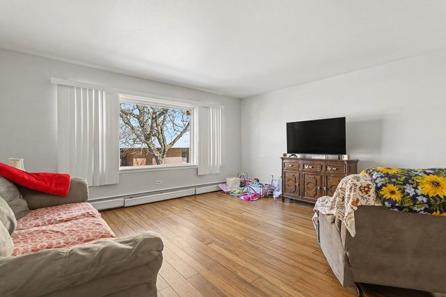 2523 Grunewald Street, Blue Island, IL 60406