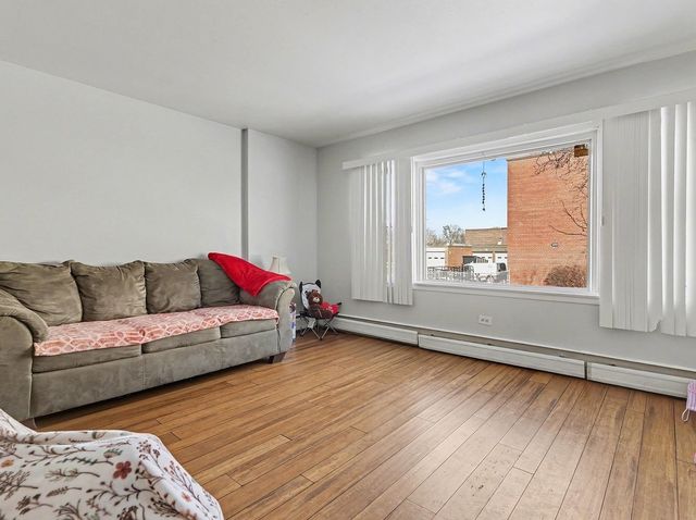 2523 Grunewald Street, Blue Island, IL 60406