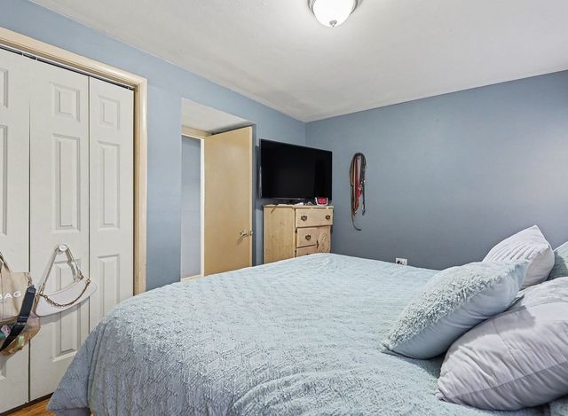 2523 Grunewald Street, Blue Island, IL 60406