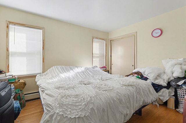 2523 Grunewald Street, Blue Island, IL 60406