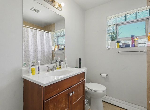 2523 Grunewald Street, Blue Island, IL 60406