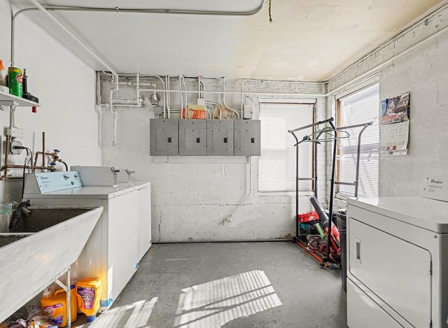 2523 Grunewald Street, Blue Island, IL 60406